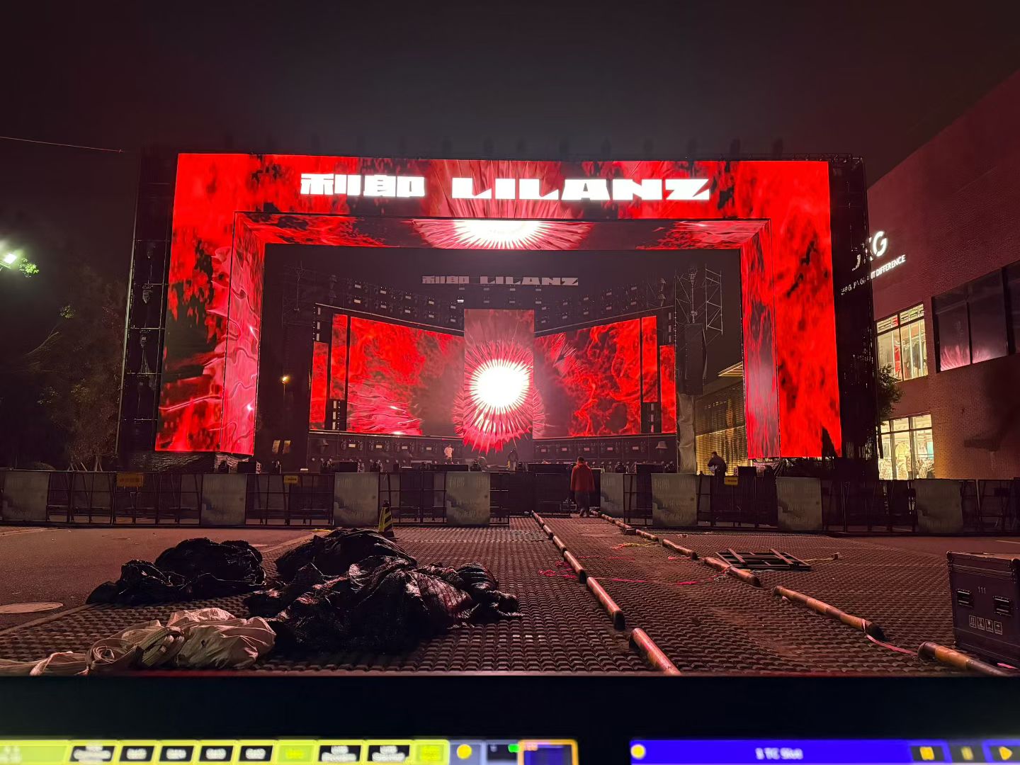 點亮舞臺靈魂：專業舞臺燈光租賃全方位指南